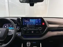 2022 Toyota Crown Kluger 2.5L HEV 4WD Premium, белый — фото 22