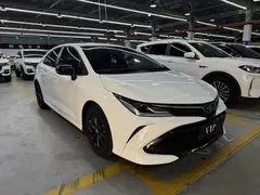 2021 Toyota Corolla TNGA 1.5L CVT GR Sport, белый — фото 2