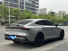 2022 Changan UNI-V 1.5T — фото 6