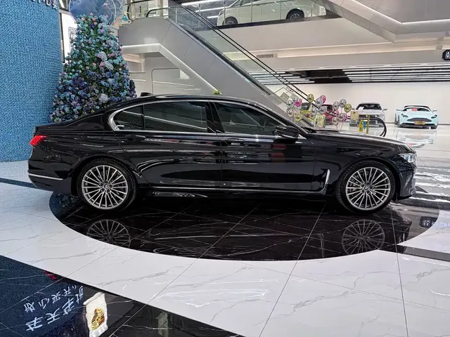 2021 BMW 7 Series 7 740Li