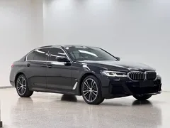 2022 BMW 5 Series 5 530Li M, чёрный — фото 3