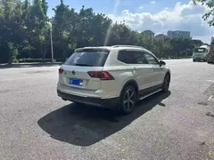 2021 Volkswagen Tiguan L 330TSI AT 2WD — фото 8