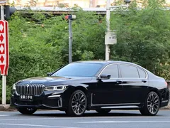 2021 BMW 7 Series 7 740Li xDrive M, чёрный — фото 1