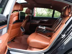 2021 BMW 7 Series 7 740Li xDrive M, чёрный — фото 11