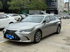 2022 Lexus ES 300h — фото 1