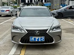 2022 Lexus ES 300h — фото 2
