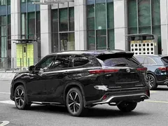 2023 Toyota Crown Kluger 2.5L HEV 4WD Flagship, чёрный — фото 3