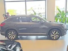 2021 Volkswagen Tayron 330TSI 2WD Luxury, чёрный — фото 3