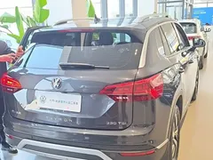 2021 Volkswagen Tayron 330TSI 2WD Luxury, чёрный — фото 4