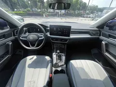 2023 Volkswagen Tayron 280TSI Luxury Plus Advanced, синий — фото 13