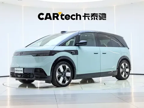 2025 Zeekr Mix Smart Driving