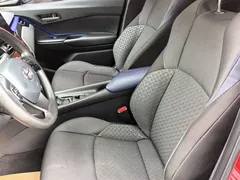 2021 Toyota C-HR 2.0L Comfort — фото 10