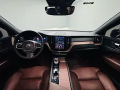 2023 Volvo XC60 4WD Luxury, синий — фото 11