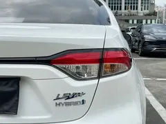 2022 Toyota Levin Hybrid 1.8H E-CVT Sport, белый — фото 32
