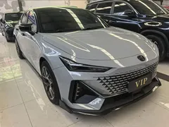 2022 Changan UNI-V 1.5T — фото 3