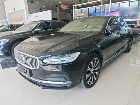 2022 Volvo S90 B5 Luxury