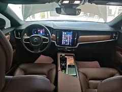 2022 Volvo S90 B5 Luxury, чёрный — фото 10