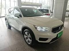 2021 Volvo XC40 T4 4WD, белый — фото 4