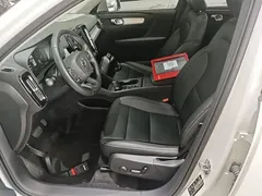2021 Volvo XC40 T4 4WD, белый — фото 15