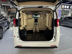 2021 Toyota Alphard Hybrid 2.5L Premium, белый — фото 18