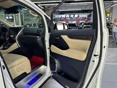 2021 Toyota Alphard Hybrid 2.5L Premium, белый — фото 25