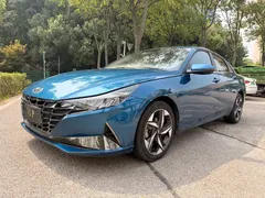 2021 Hyundai Elantra 240TGDi DCT LUX Premium, синий — фото 1