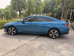 2021 Hyundai Elantra 240TGDi DCT LUX Premium, синий — фото 8