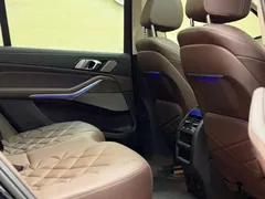 2022 BMW X5 30Li M, чёрный — фото 7