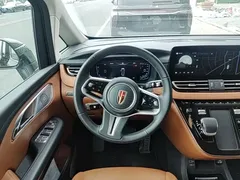 2024 Hongqi HQ9 2.0T 4WD — фото 15