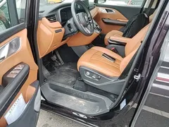 2024 Hongqi HQ9 2.0T 4WD — фото 21