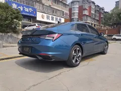 2021 Hyundai Elantra 1.5L CVT LUX Premium, синий — фото 5