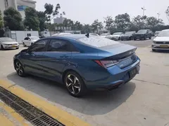 2021 Hyundai Elantra 1.5L CVT LUX Premium, синий — фото 7