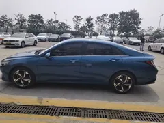 2021 Hyundai Elantra 1.5L CVT LUX Premium, синий — фото 8