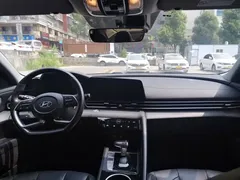 2021 Hyundai Elantra 1.5L CVT LUX Premium, синий — фото 13