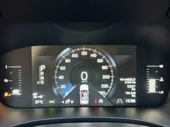 2021 Volvo XC60 4WD Luxury, белый — фото 8