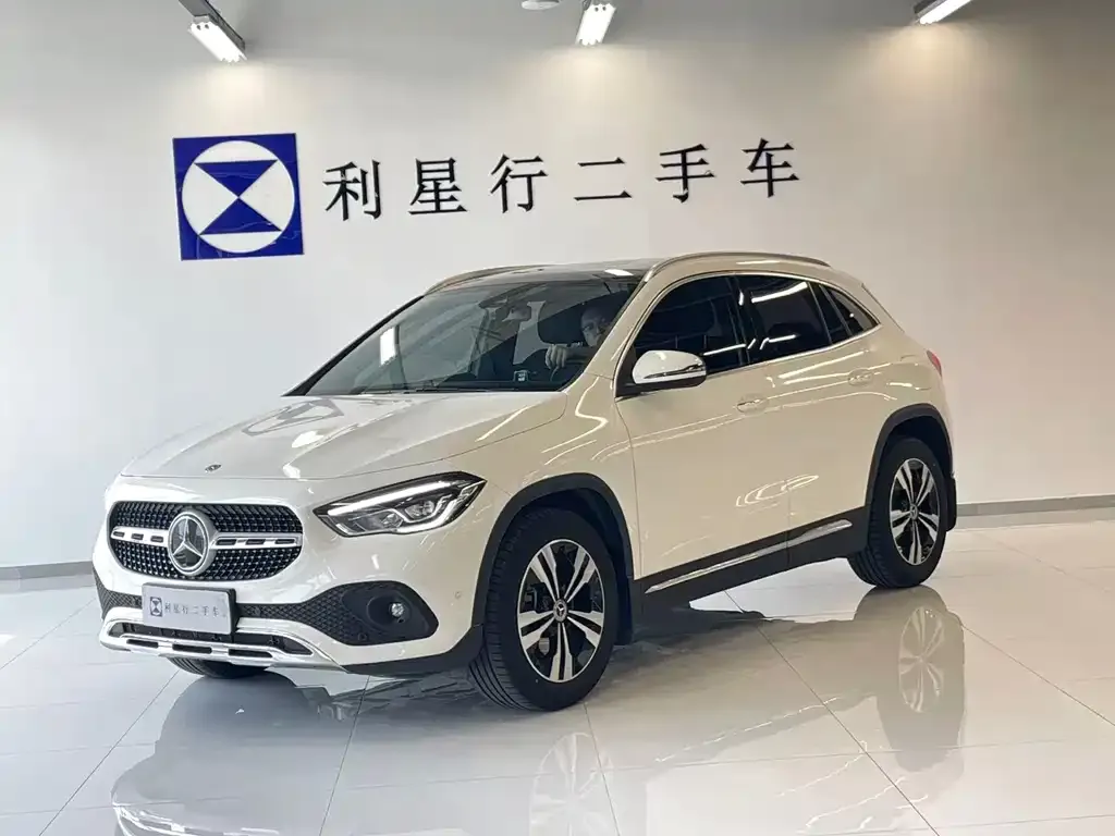 2023 Mercedes-Benz GLA 220