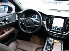 2023 Volvo S60 B4 Luxury, синий — фото 13