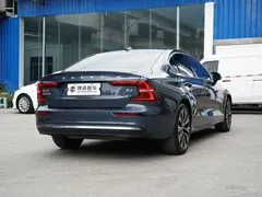 2023 Volvo S60 B4 Luxury, синий — фото 18