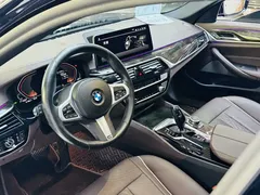 2022 BMW 5 Series 5 525Li M, чёрный — фото 8