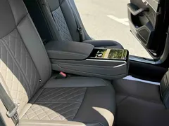 2024 Audi A8L 50 TFSI quattro, чёрный — фото 12