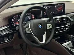 2023 BMW 5 Series 5 530Li, белый — фото 10