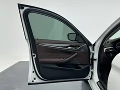 2023 BMW 5 Series 5 530Li, белый — фото 11