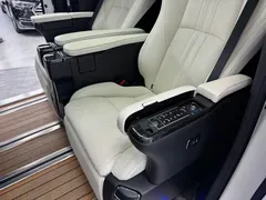 2020 Lexus LM 300h, белый — фото 10