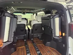 2020 Lexus LM 300h, белый — фото 11