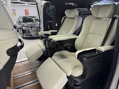 2020 Lexus LM 300h, белый — фото 13