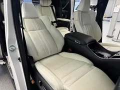 2020 Lexus LM 300h, белый — фото 15