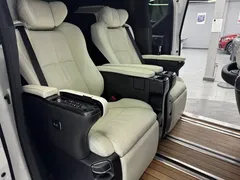 2020 Lexus LM 300h, белый — фото 25