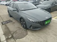 2021 Hyundai Elantra 1.5L CVT LUX Premium — фото 4