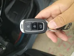 2021 Hyundai Elantra 1.5L CVT LUX Premium — фото 9