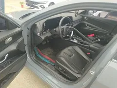 2021 Hyundai Elantra 1.5L CVT LUX Premium — фото 16